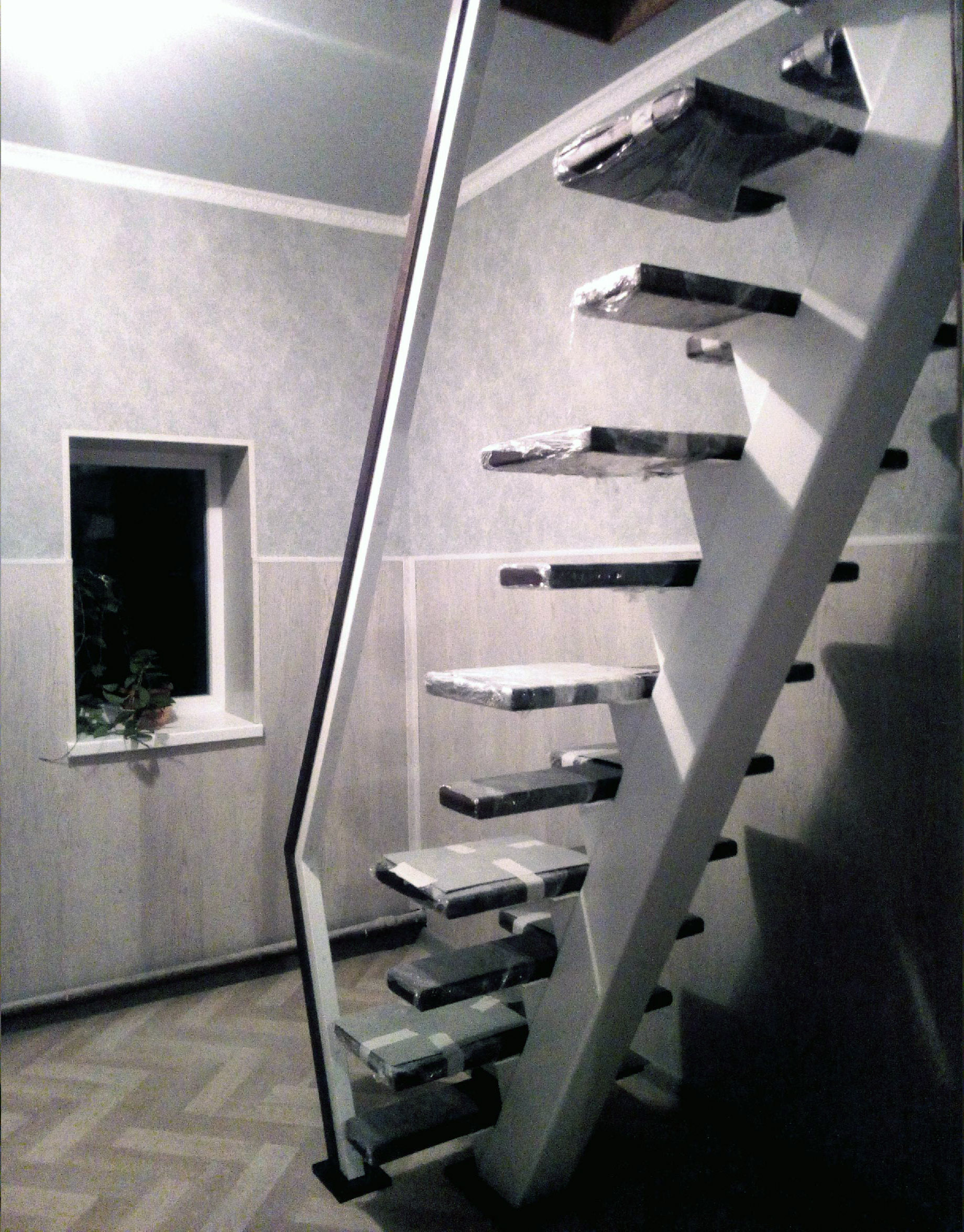 навес из поликарбоната входная группа лестница в дом Донецк